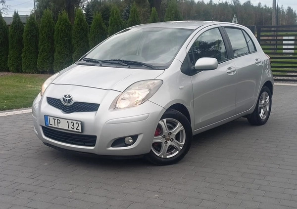 Toyota Yaris cena 22900 przebieg: 195000, rok produkcji 2011 z Mirsk małe 326